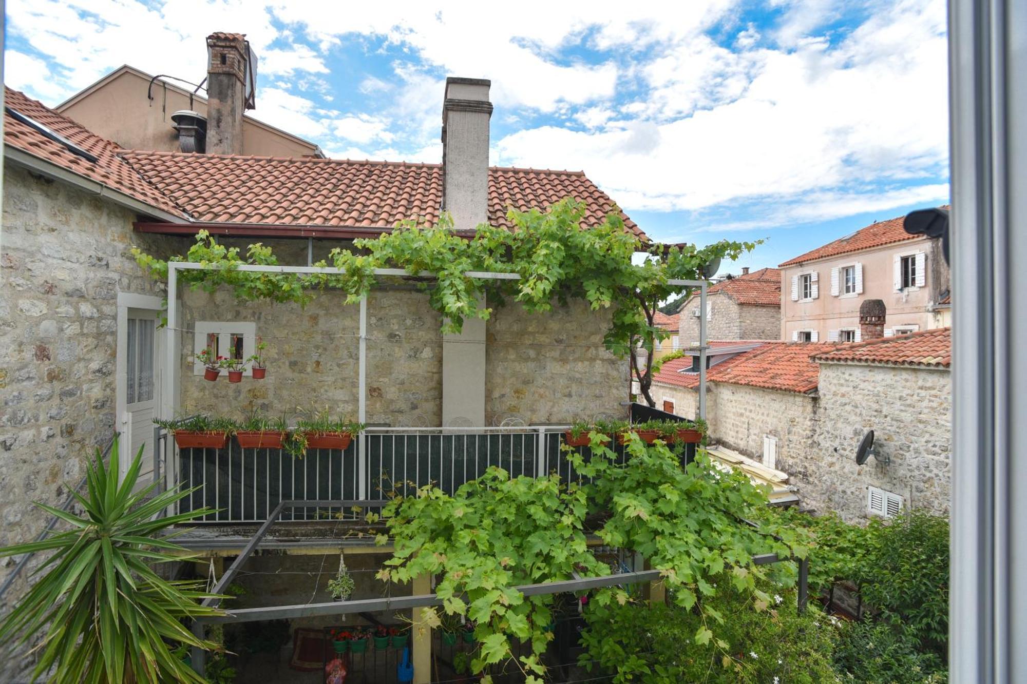 Stan Stari Grad Budva Exteriör bild